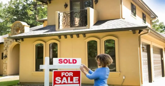 Evaluating fee simple ownership in residential real estate