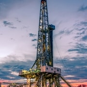 Oklahoma drilling stays strong despite a 2-rig drop; Cana Woodford up 2, Granite Wash down 1, others mostly unchanged or steady.