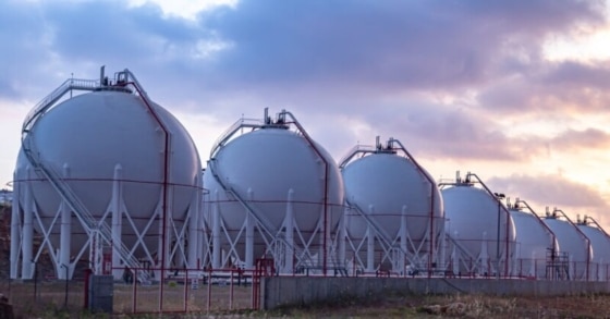 EU considers pooling demand from companies to buy more US gas