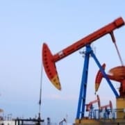 The total number of active drilling rigs for oil and gas in the US increased this week, with oil rigs rising for the third consecutive week.