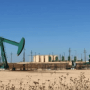 The total number of active drilling rigs for oil and gas in the US rose this week, Baker Hughes reported Friday.