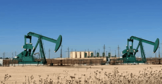 Oil and gas rig count ticks up in the US as production hits new high