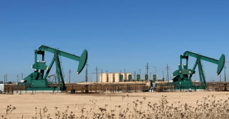 The total number of active drilling rigs for oil and gas in the US rose this week, Baker Hughes reported Friday.