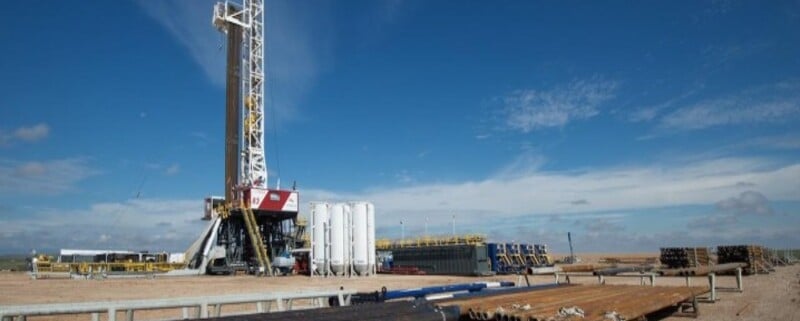 The total number of active drilling rigs for oil and gas in the US rose to 573 this week, up 26 from a year ago, according to Baker Hughes.